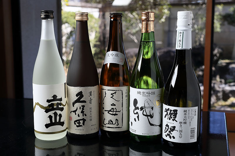 日本酒5種の写真
